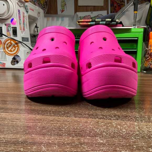 Crocs Siren clogs, neon hot pink, women’s 11, men’s 9 - Picture 5 of 11